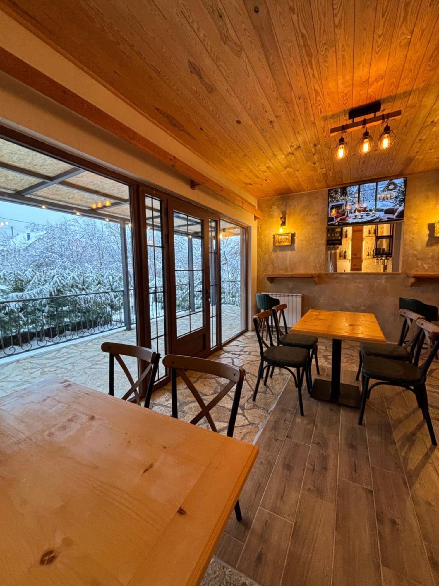 Pubhouse & Rooms Pahulja Kolasin Exterior photo